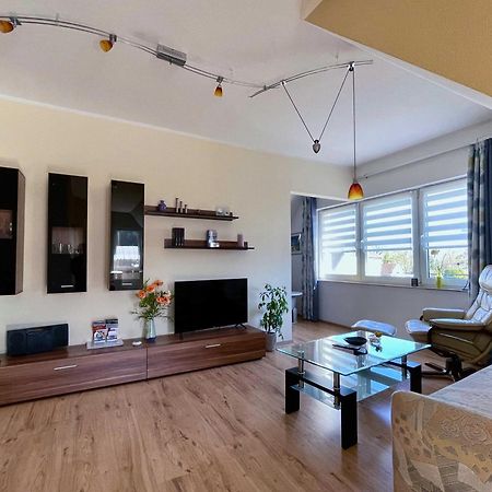 Apartment Rotes Haus Kroslin ภายนอก รูปภาพ