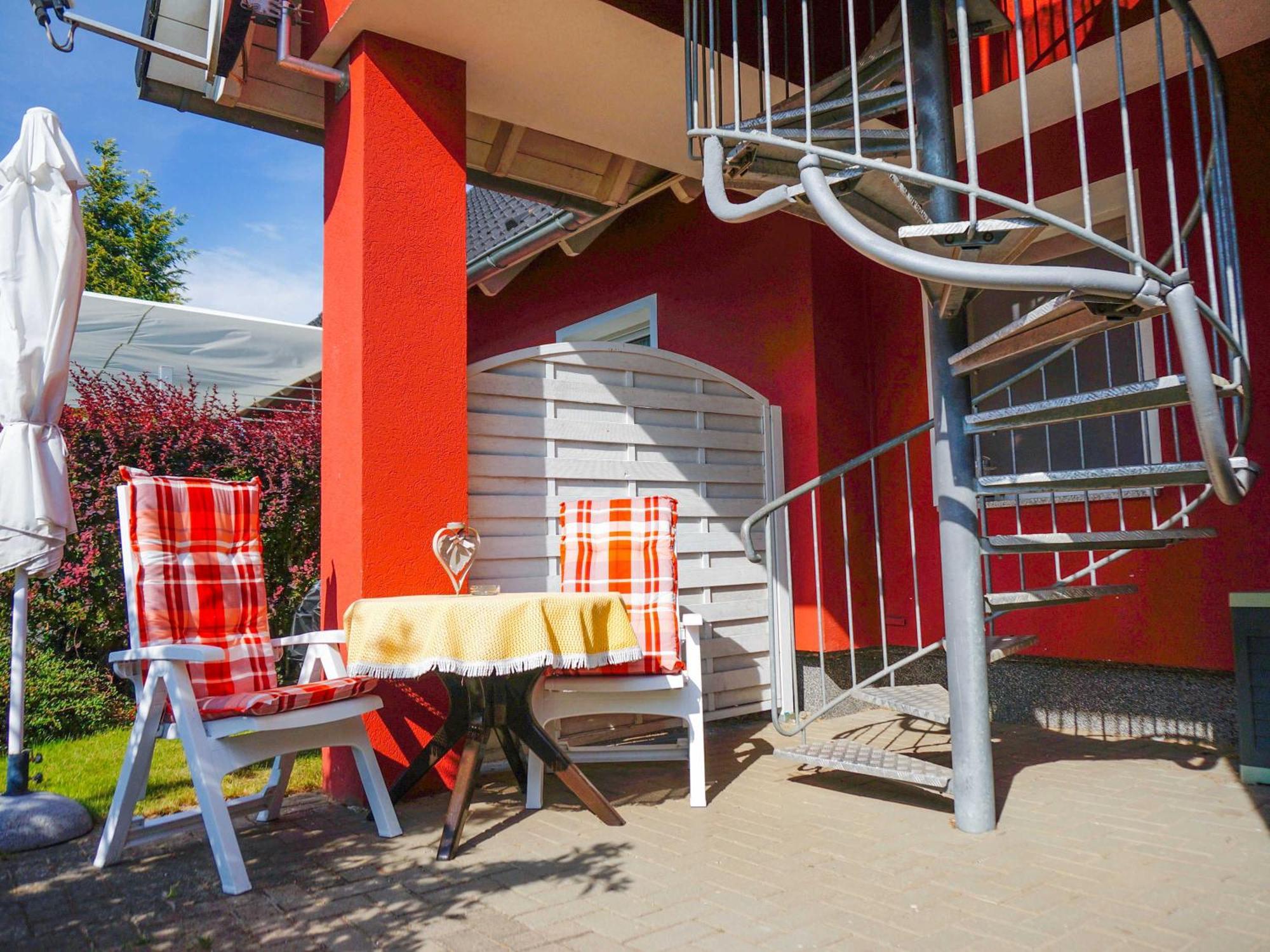 Apartment Rotes Haus Kroslin ภายนอก รูปภาพ